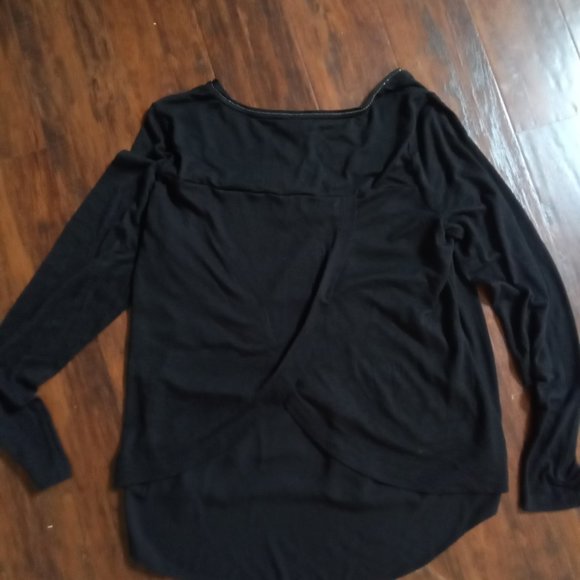 White House Black Market Split Back Long Sleeve Black V- Neck Top Size Large - Picture 4 of 7